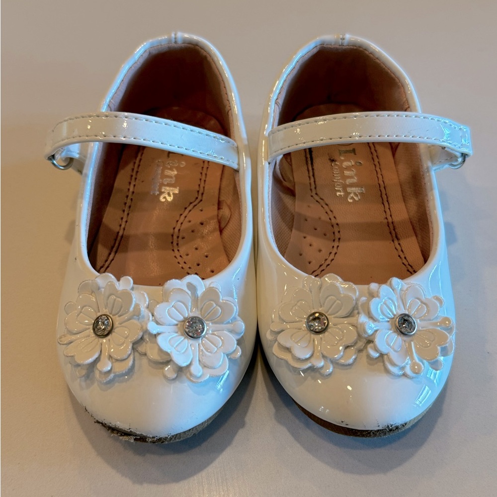 White little girl dressy shoes
